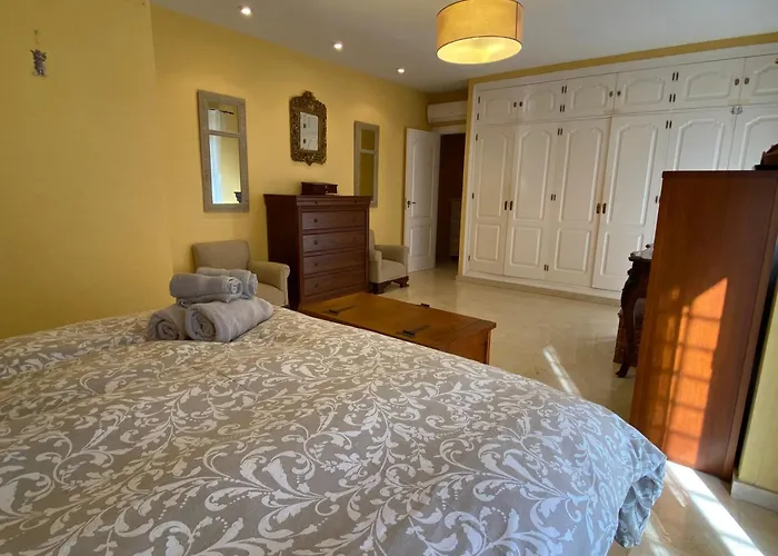 4 Bedroom Apartment Close By Beach In Fuengirola