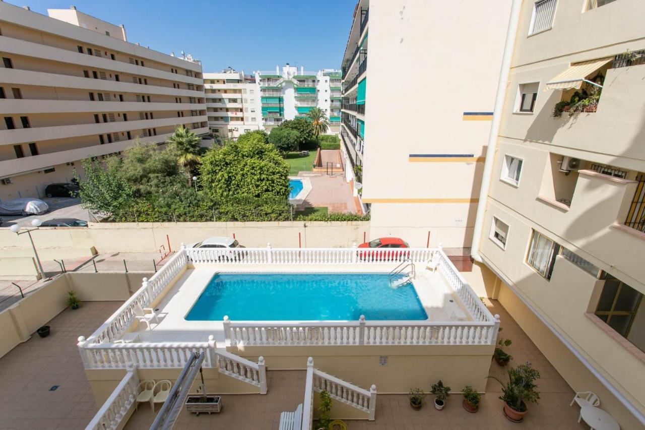 4 Bedroom Close By In Apartment *