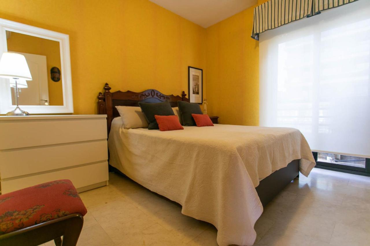 Apartament 4 Bedroom Close By In *